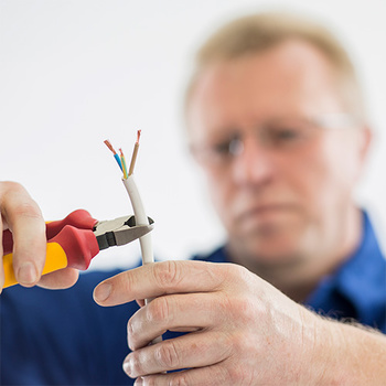 DGUV Vorschrift 3 Check bei K + S Elektroservice GmbH in Potsdam